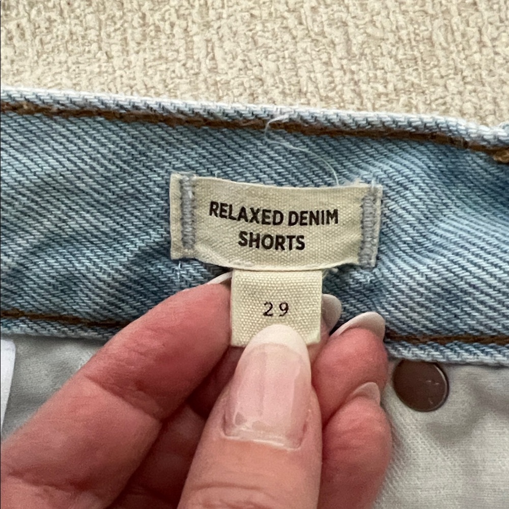 Madewell Relaxed Faded Blue Frayed Hem Jean Shorts NWOT Size 29 - Picture 4 of 11